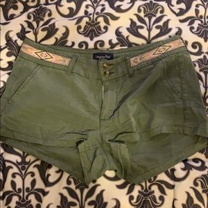 Shorts with beaded waistband